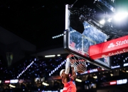 爱游戏tv-雄鹿完胜爵士，布伦森扛起全队