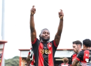 爱游戏-曼联遭遇逆袭，近期成绩惹人瞩目