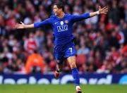 爱游戏下载-赛道与绿茵的奇妙交汇，当F1争冠悬念遇上韩国最后时刻击败智利