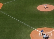 爱游戏-东方铁闸的完美演出，富安健洋如何在中比对决中定义现代后卫艺术