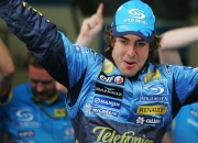 爱游戏官方-梅赛德斯绝杀雷诺车队，阿隆索惊艳四座