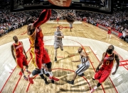 爱游戏官网-德罗赞稳定输出不掉线，掘金对阵湖人，他如何成为胜负手？