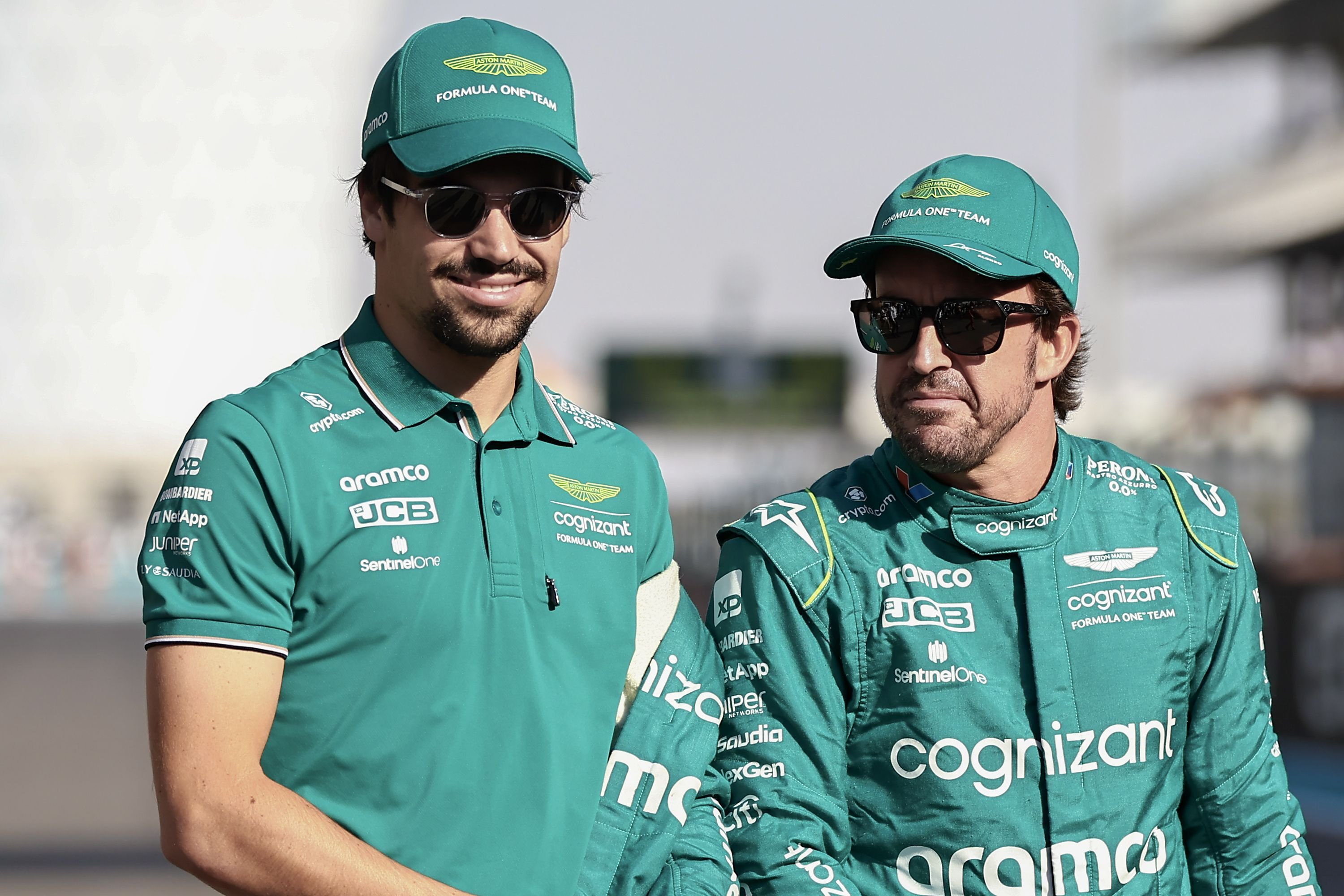 阿斯顿马丁险胜红牛车队，塞恩斯高光表现