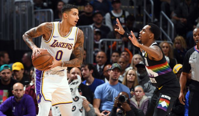 江苏队鏖战广东队，浓眉哥统治全场