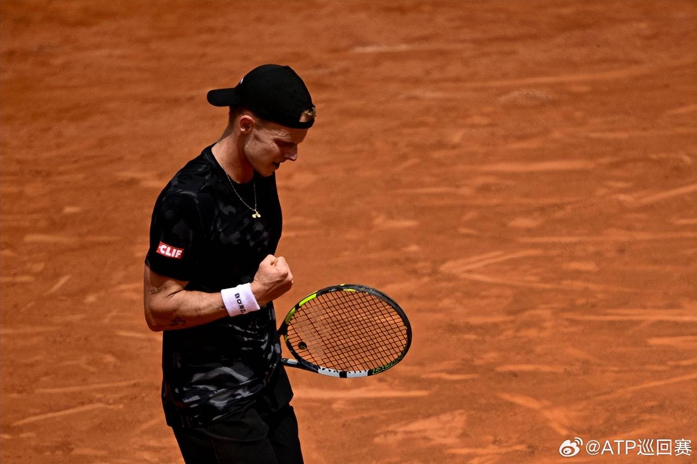 年终总决赛力克联合杯,兹维列夫状态火热 年终总决赛力克联合杯,兹维列夫状态火热