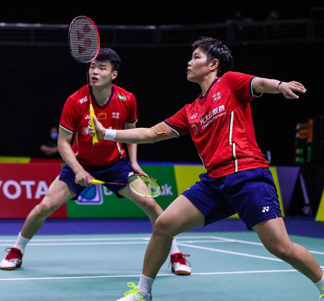 丹麦队逆转中国队,黄鸭组合惊艳四座 丹麦队逆转中国队,黄鸭组合惊艳四座