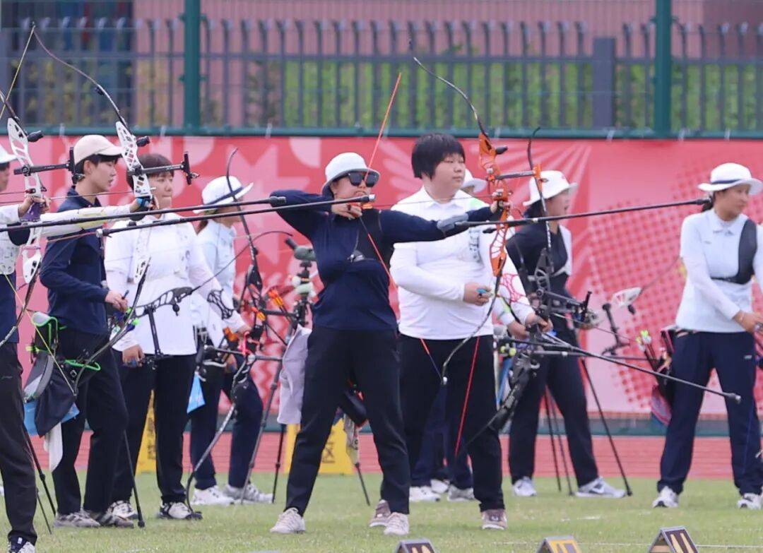 中国女子射箭队连续三局获胜，晋级八强