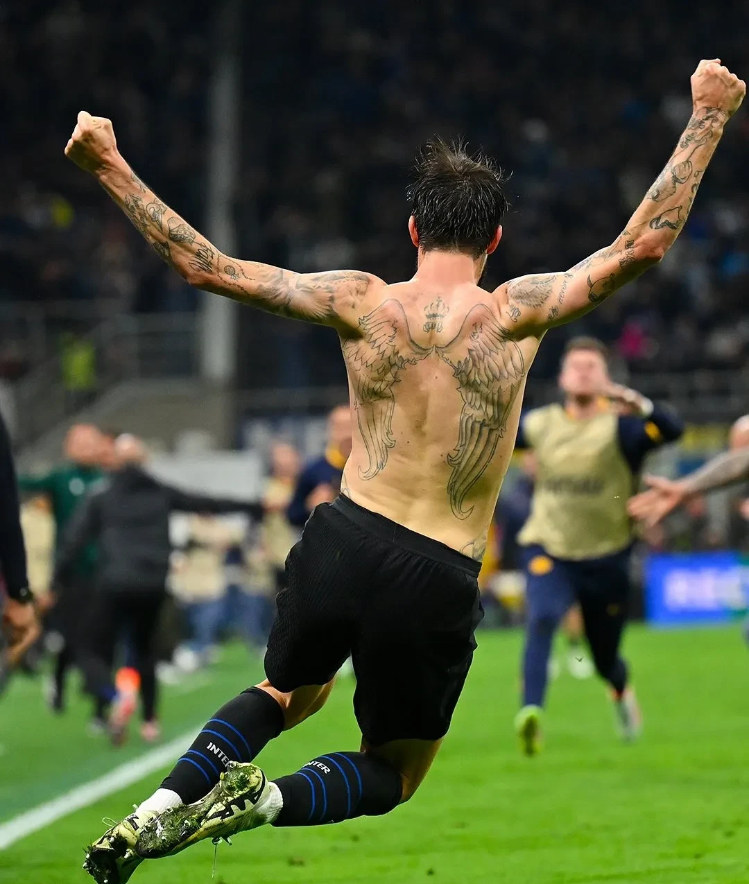 国际米兰绝杀阿森纳，内马尔高光表现