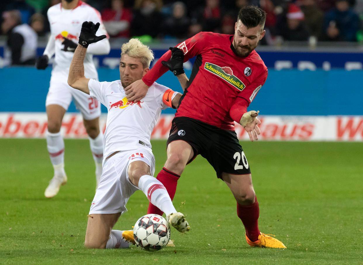 弗赖堡客场大胜，登上德甲积分榜前列