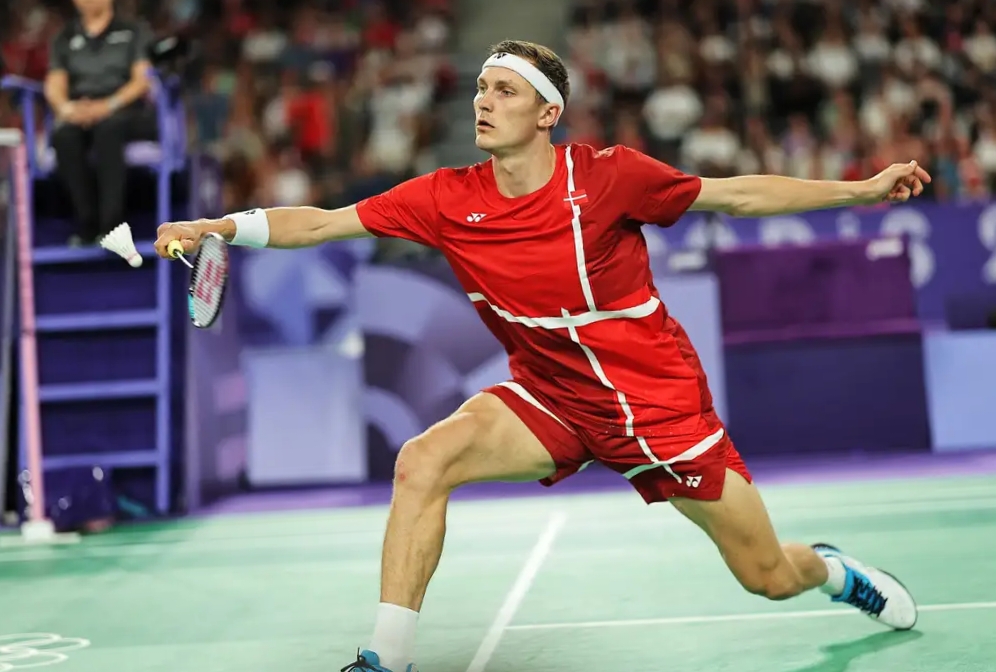 印尼羽毛球队完胜英格兰羽毛球队，安赛龙制霸全场