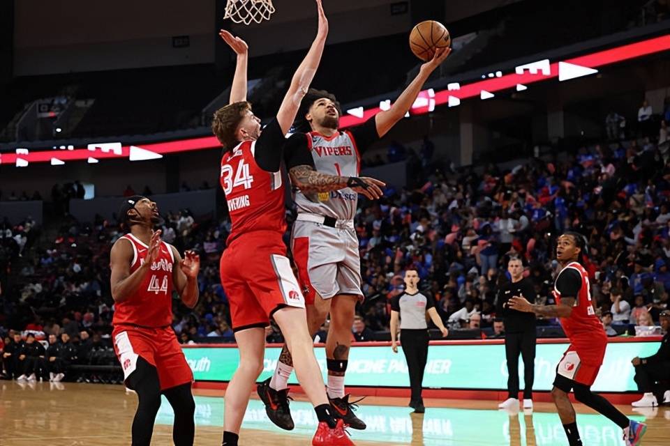 火箭队出现三连胜，保罗状态回暖