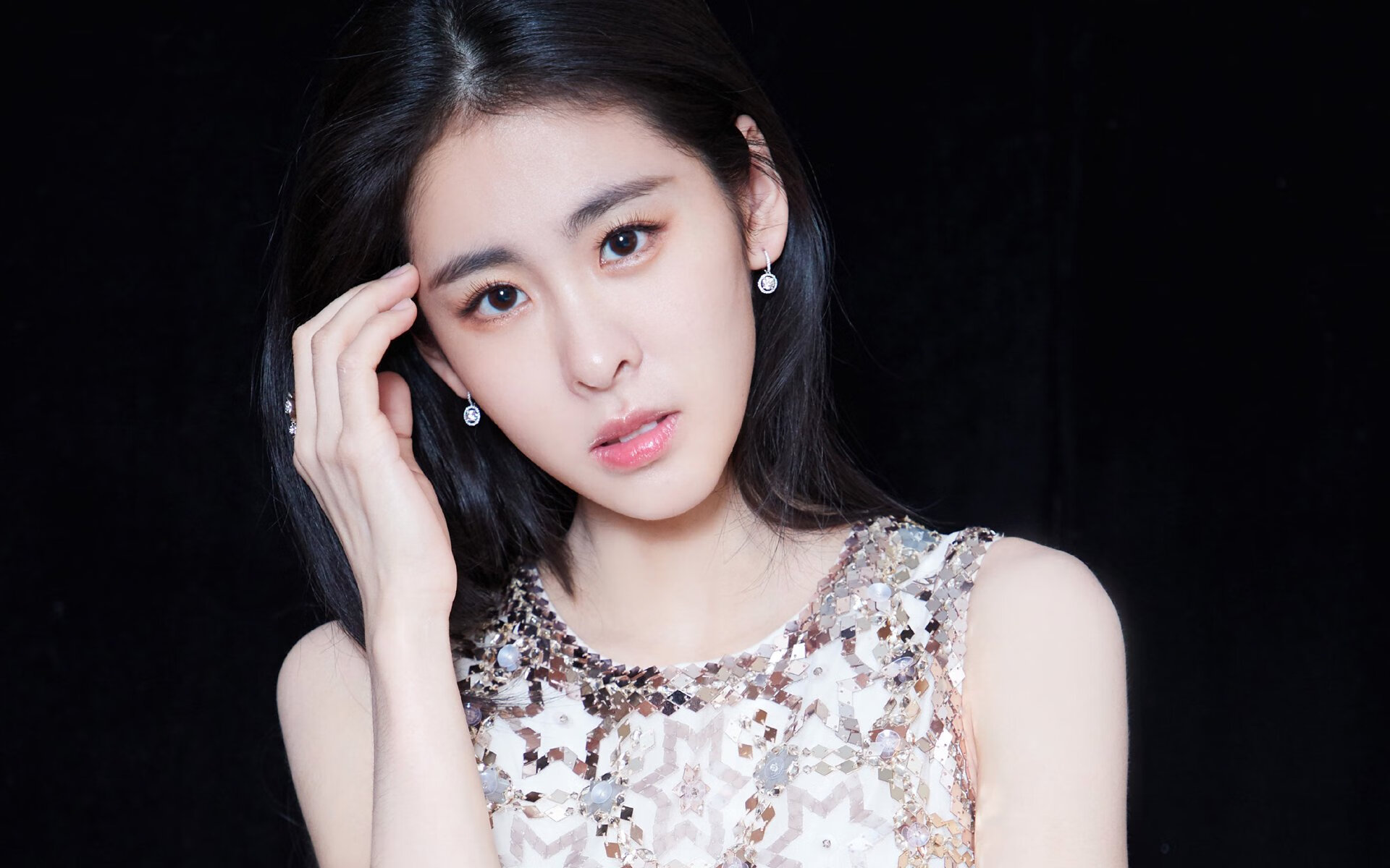 老鹰展翅，狼群失守，约基奇生涯之夜铸就丹佛传奇