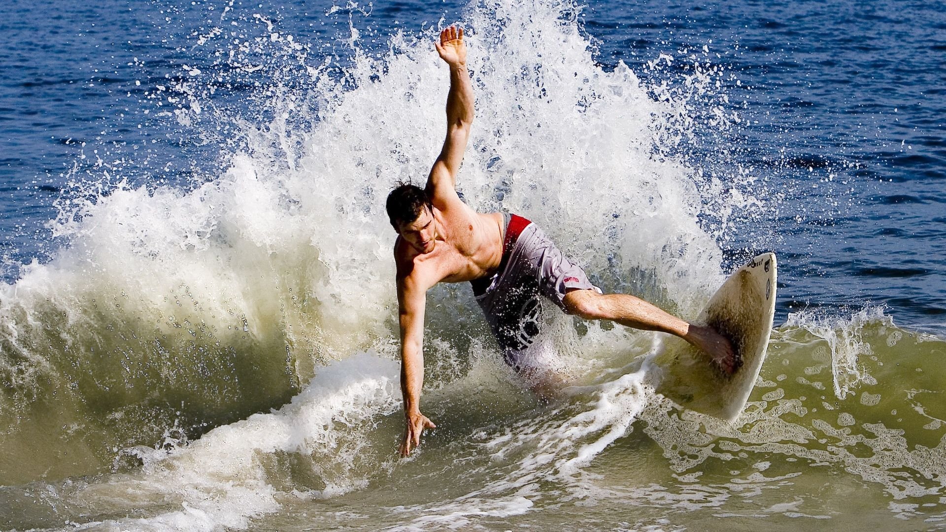 米切尔硬仗之王，雷霆决胜局带走上海队，诠释何为真正的大场面先生