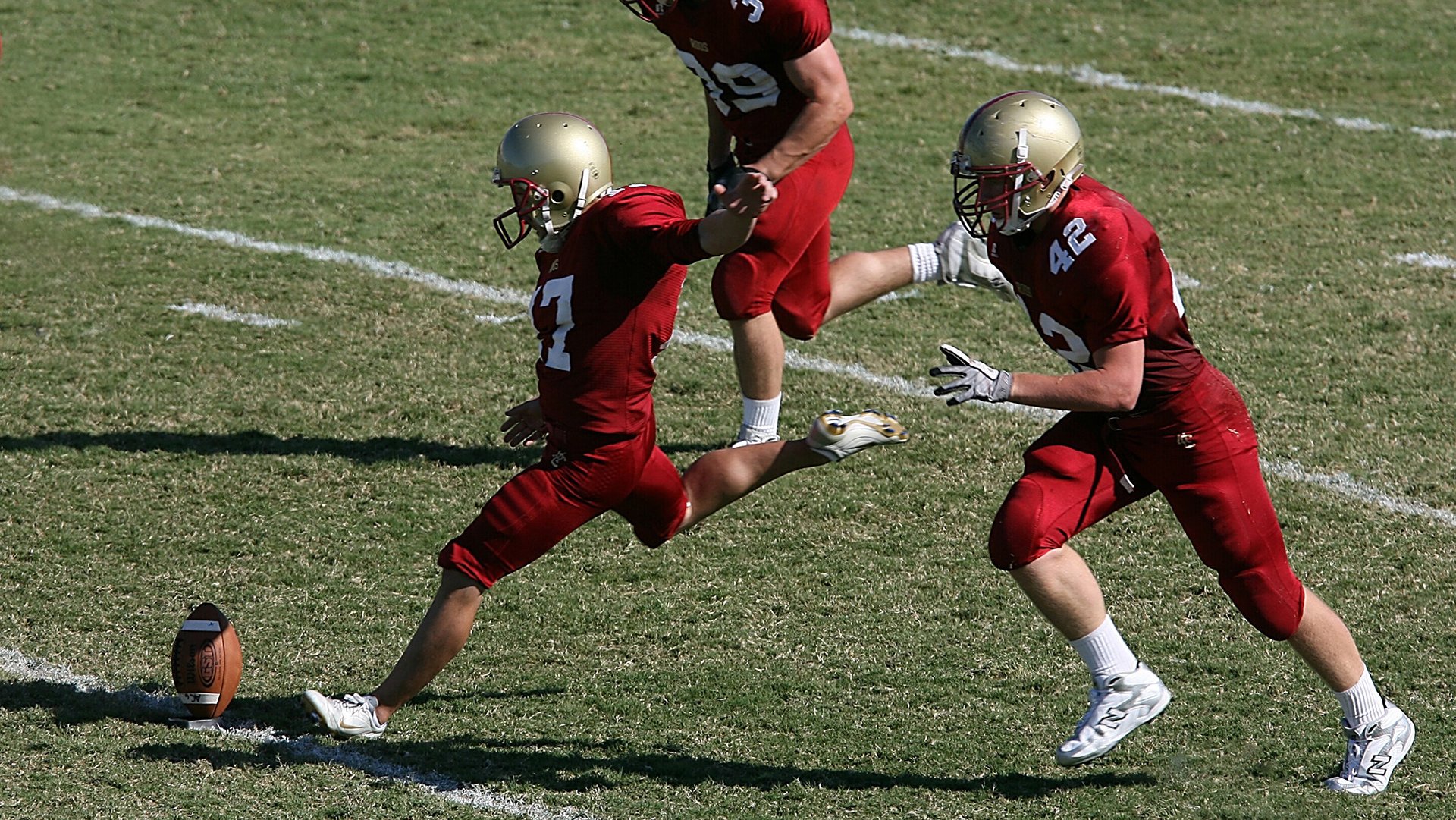 绿茵场上的双重奏，佩德里里程碑之夜，乌克兰力压苏格兰的战术启示