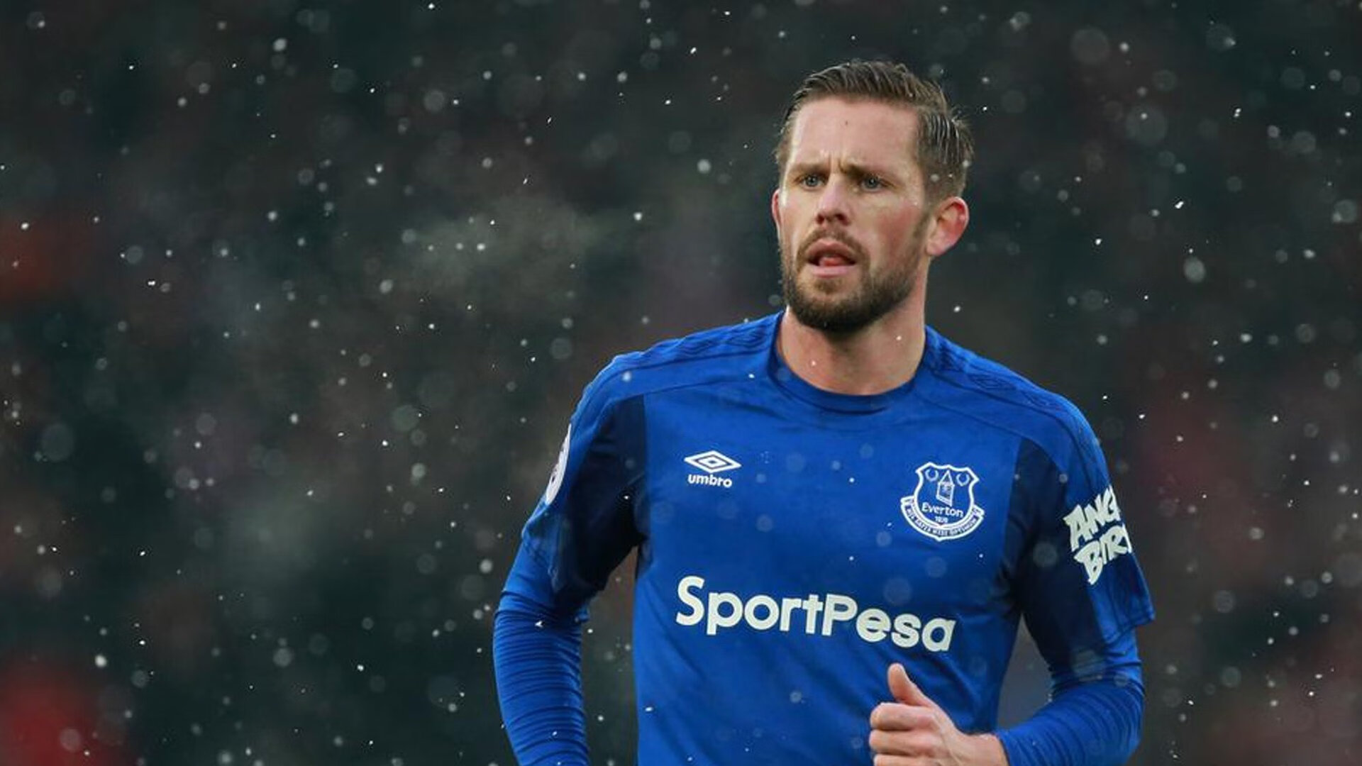 戈贝尔带动全队节奏，新疆队拿下勇士