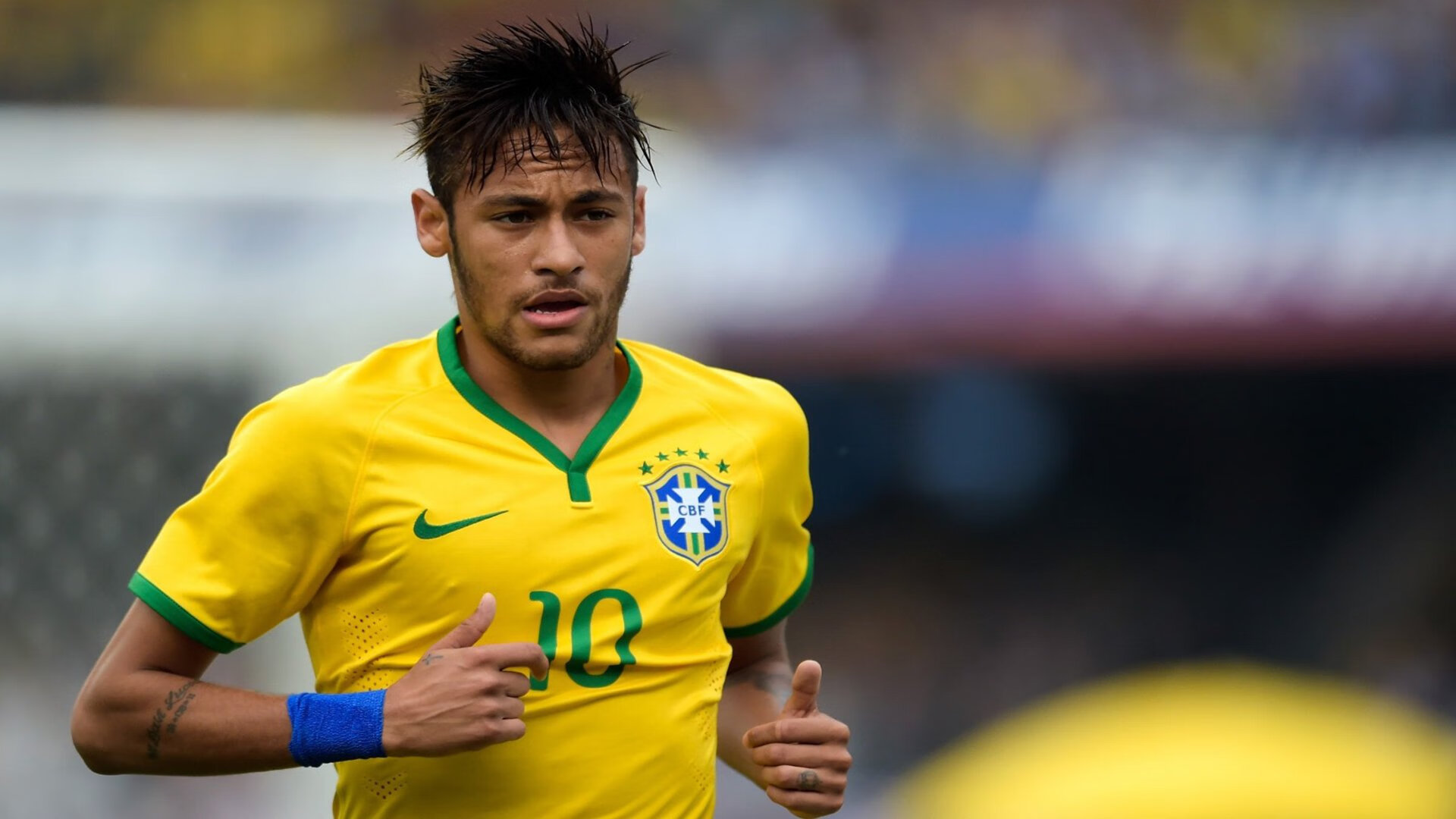 赛道烽火，佩雷兹状态火热，梅赛德斯轻取迈凯伦