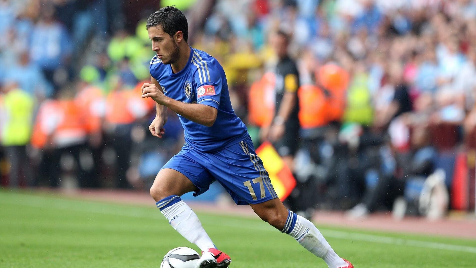 逆袭的轰鸣，阿斯顿马丁如何助汉密尔顿刷新纪录，撼动红牛王朝